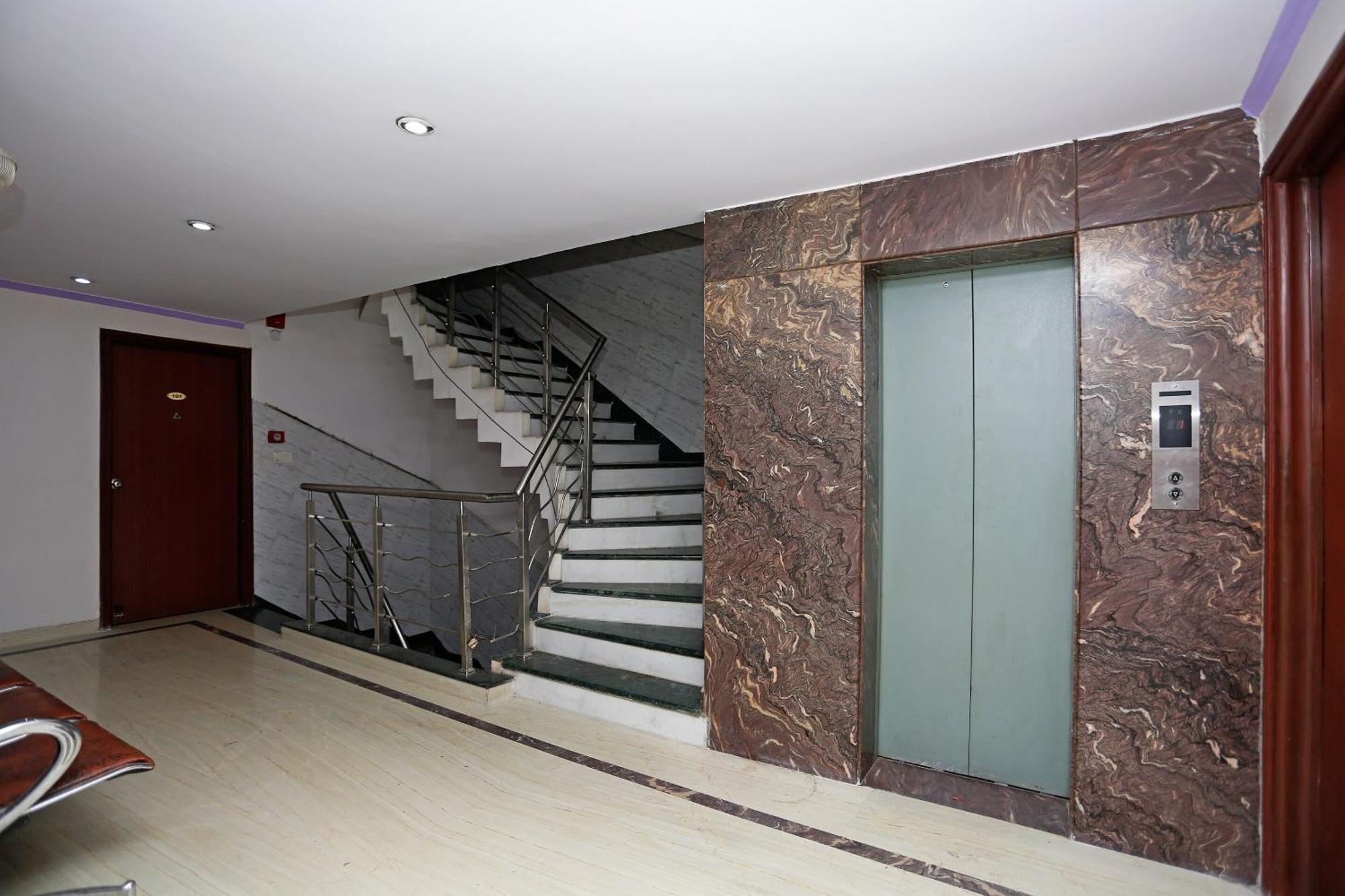 Hotel O Mid Town Delhi  Exterior foto