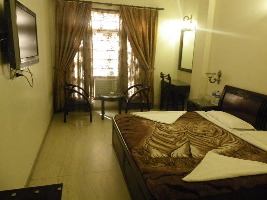 Hotel O Mid Town Delhi  Exterior foto